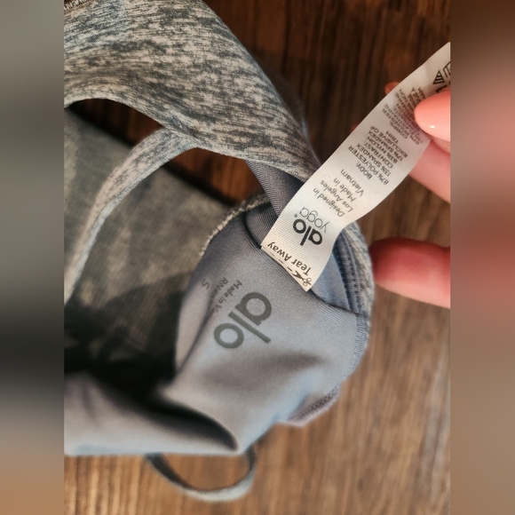 Alo Yoga Lavish Sports Bra - Picture 2 of 5